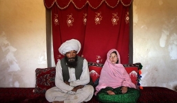 Afghanistan: Giáo sĩ 60 tuổi bị bắt vì kết hôn với bé gái 6 tuổi